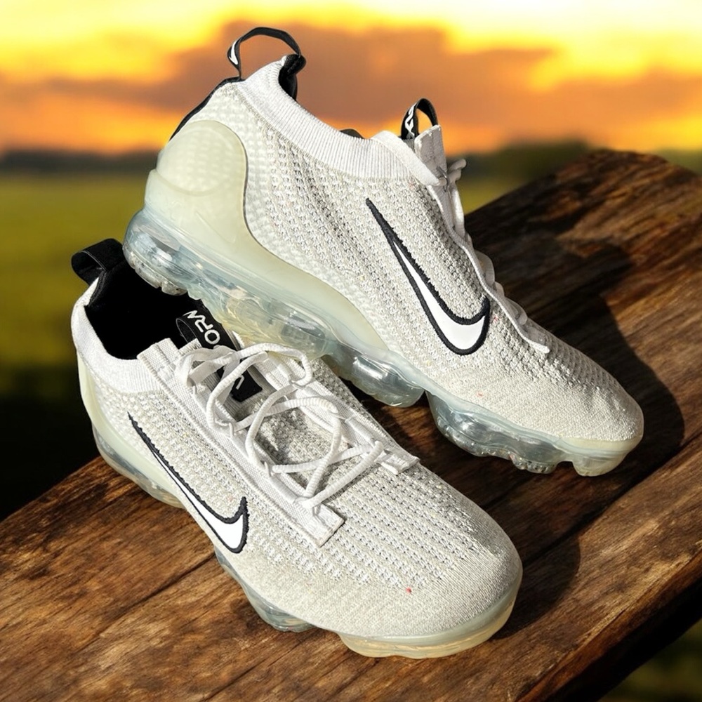 Nike Air VaporMax Flyknit 2021
Monochrome size 9.5